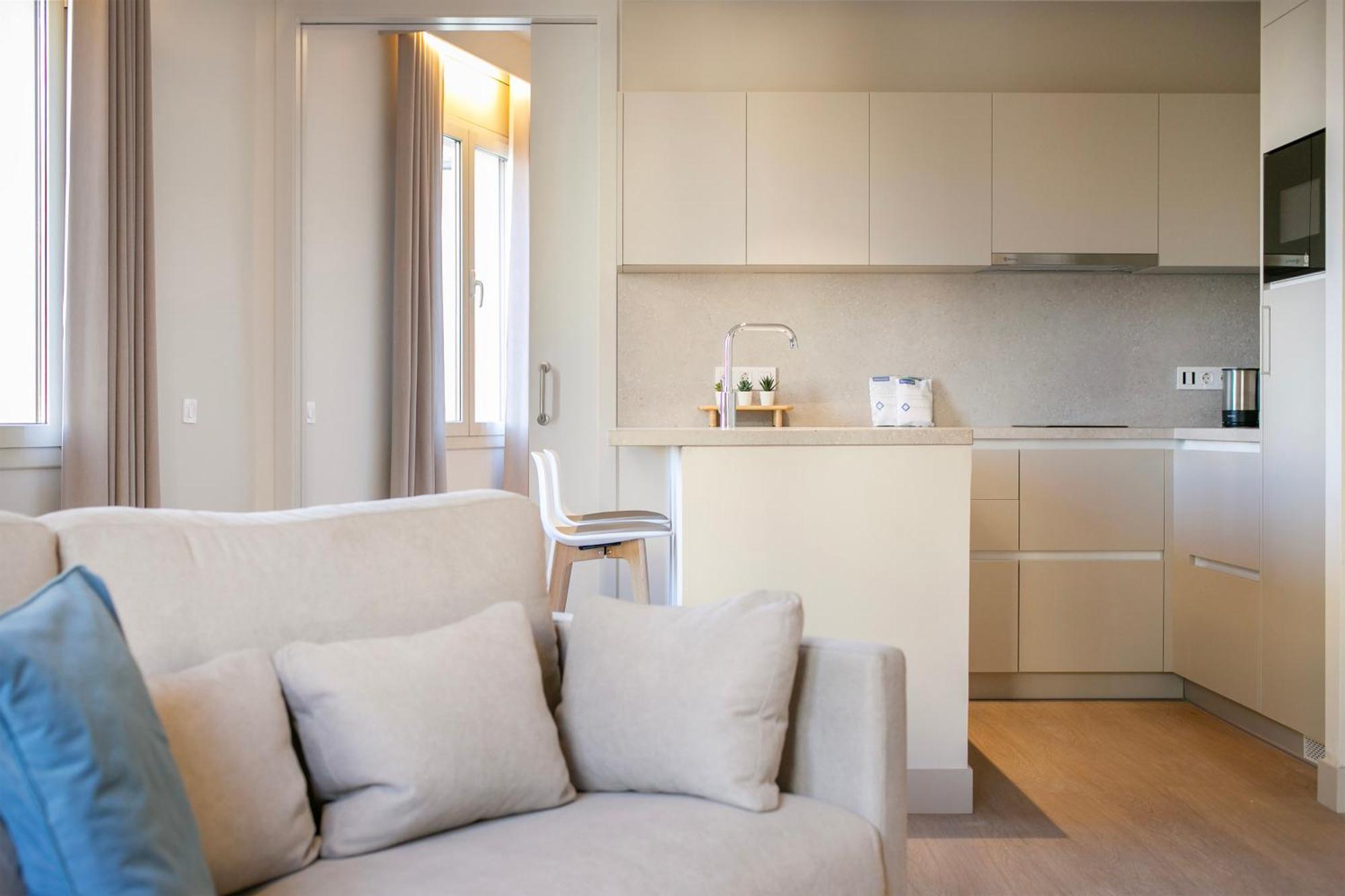 Fisa Rentals Ramblas Apartments Барселона Екстер'єр фото
