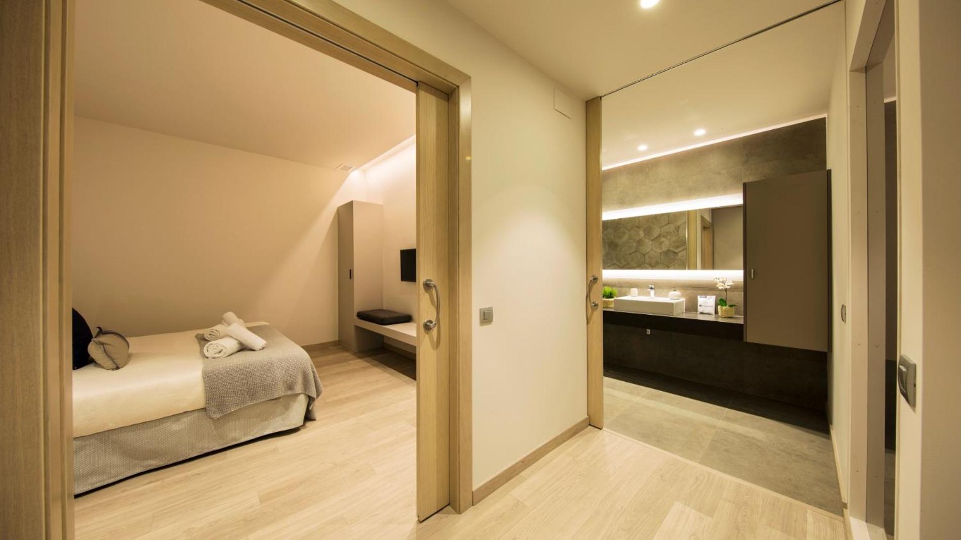 Fisa Rentals Ramblas Apartments Барселона Екстер'єр фото