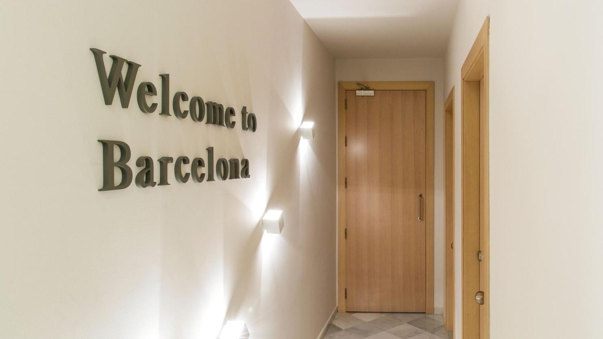 Fisa Rentals Ramblas Apartments Барселона Екстер'єр фото