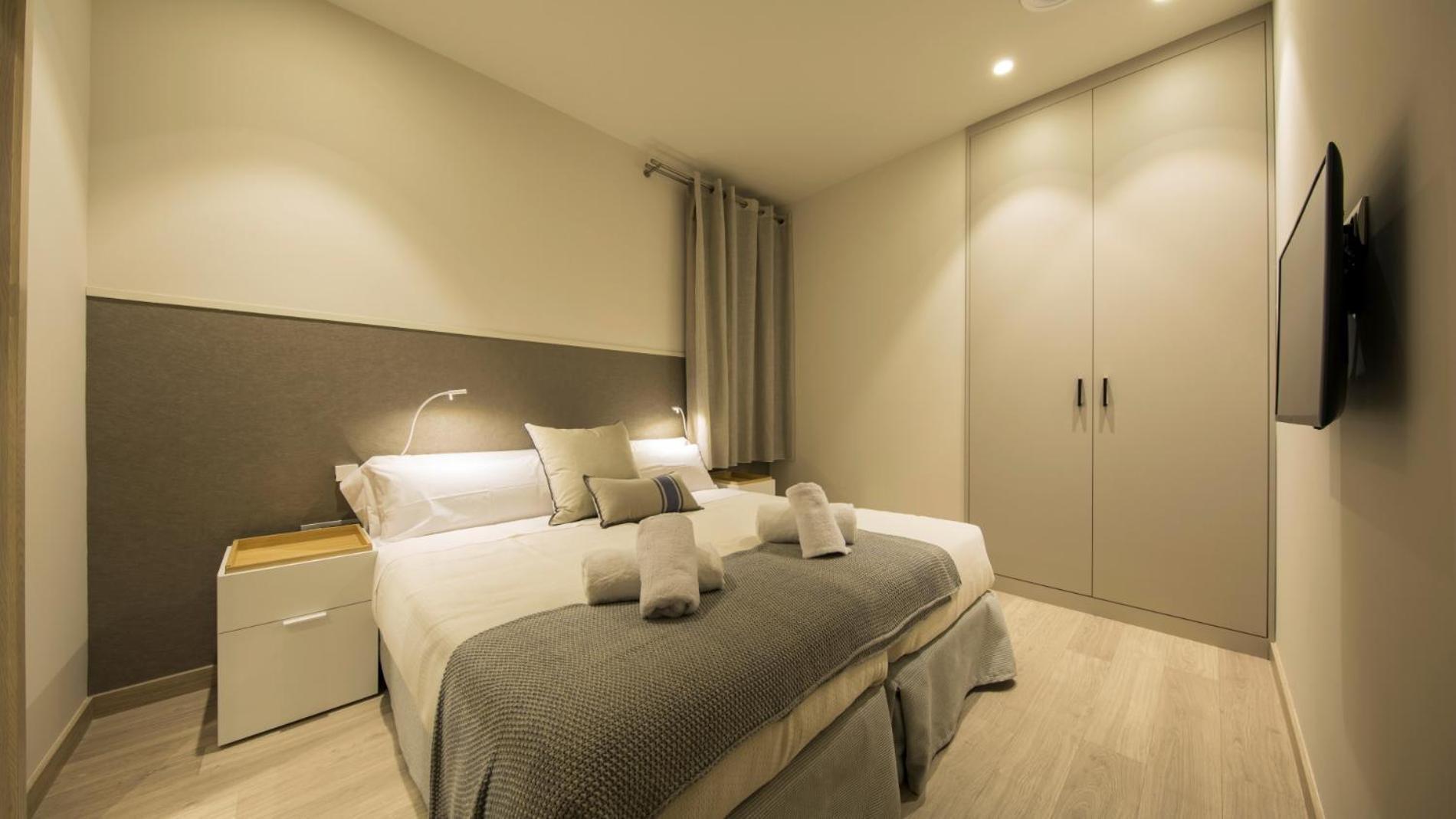 Fisa Rentals Ramblas Apartments Барселона Екстер'єр фото